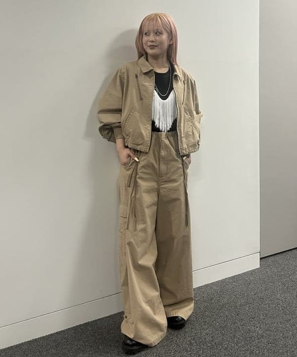 ando naoさんの「BEAMS WOMEN｜【別注】Wrangler &times; maturely / フリンジ ショートスリーブ Tシャツ」を使ったコーディネート