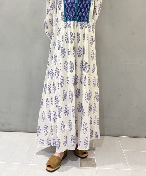 坂本 涼花さんの「BEAMS WOMEN｜ne Quittez pas / エスニック ギャザー ワンピース」を使ったコーディネート