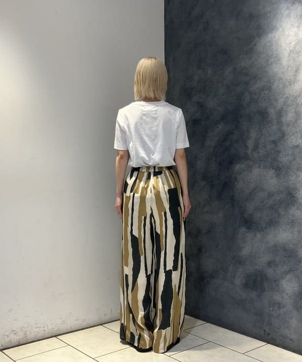 菜月さんの「BEAMS WOMEN｜シックプリント パンツ」を使ったコーディネート