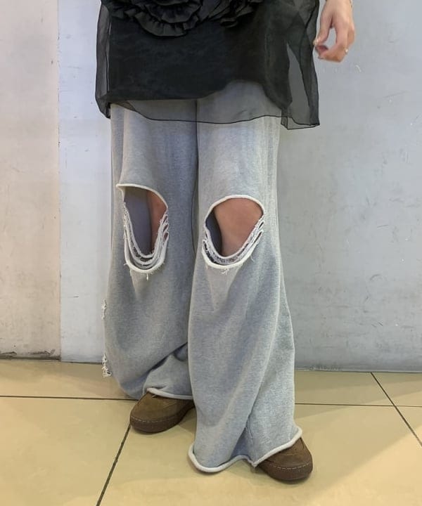 れいなさんの「BEAMS WOMEN｜ダメージ スウェット パンツ」を使ったコーディネート