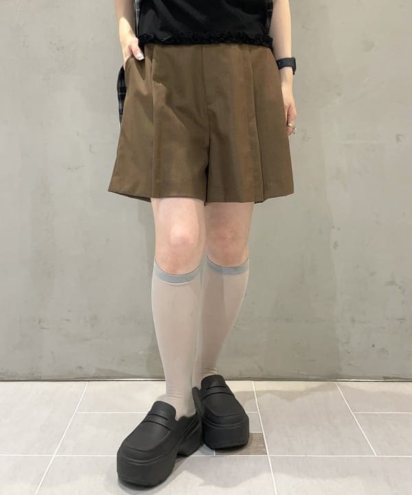 カタヤマ アヤさんの「BEAMS WOMEN｜シアー ハイソックス」を使ったコーディネート