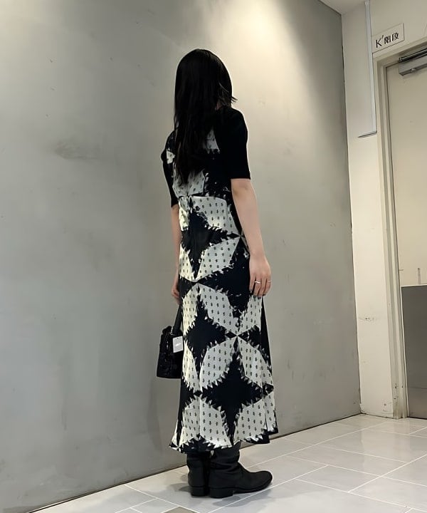 須賀さんの「BEAMS WOMEN｜メッシュ シャイニー バッグ」を使ったコーディネート