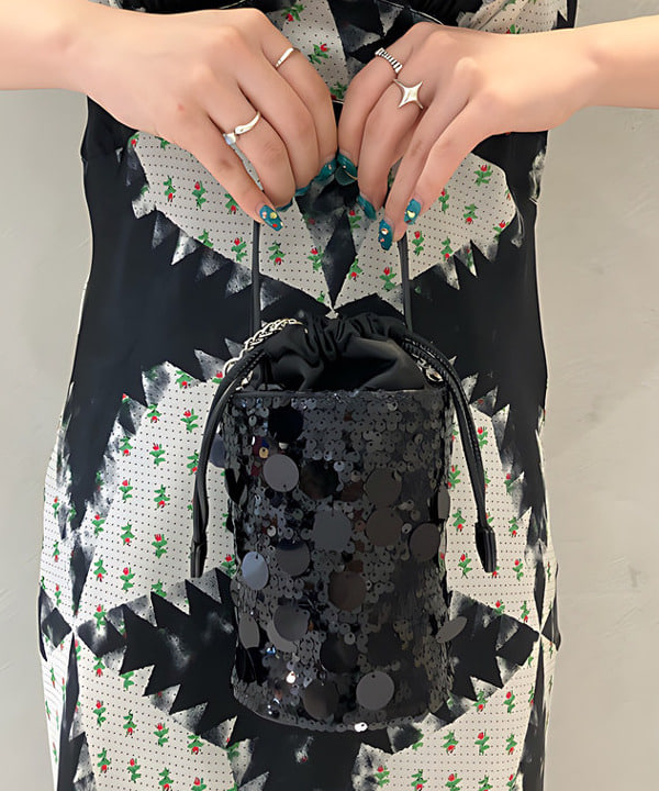 須賀さんの「BEAMS WOMEN｜メッシュ シャイニー バッグ」を使ったコーディネート