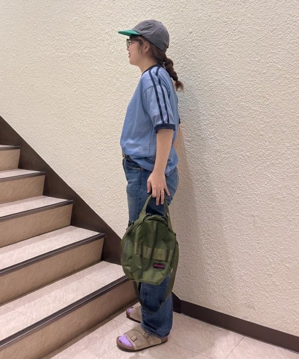 かわい みづきさんの「BRIEFING &times; BEAMS BOY / 別注 ヘルメット バッグ」を使ったコーディネート