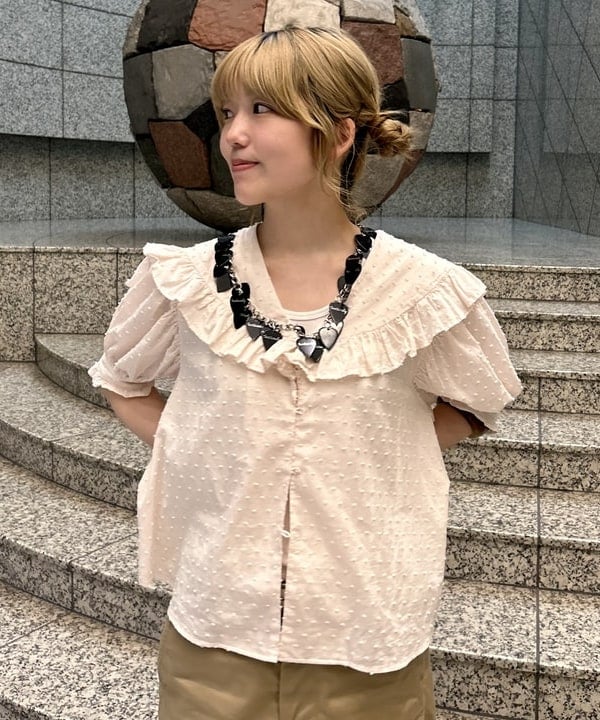 小原 もこさんの「BEAMS WOMEN｜BUZZ RICKSON'S × BEAMS BOY / チノパンツ」を使ったコーディネート