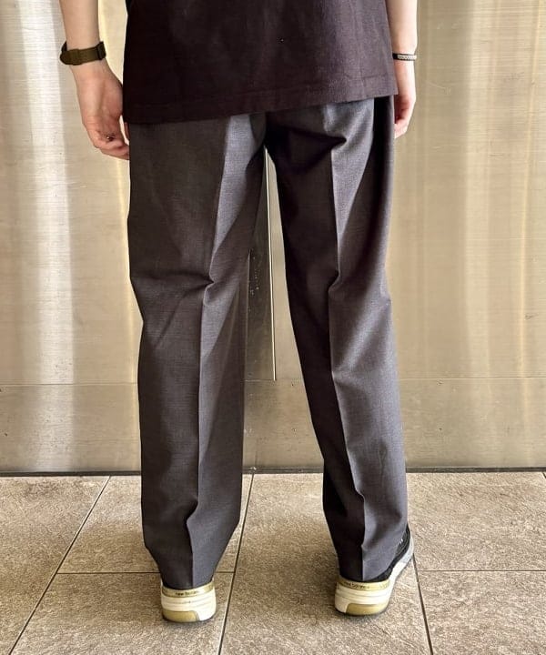 うえきんぐさんの「イージー スラックス」を使ったコーディネート