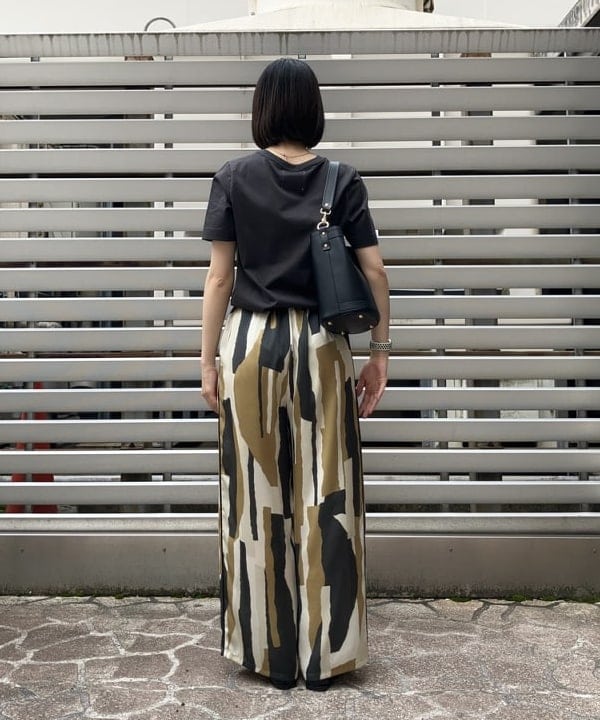 Kanaeさんの「BEAMS WOMEN｜シックプリント パンツ」を使ったコーディネート