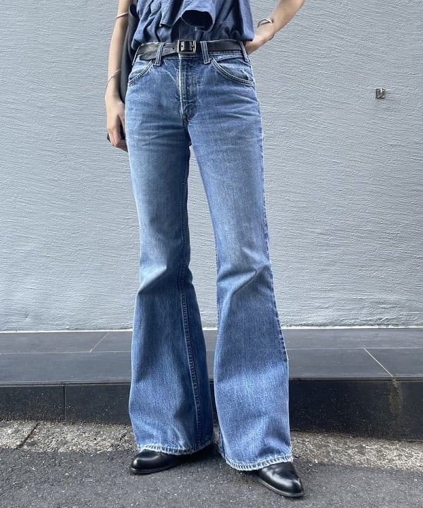 津藤 理佐子さんの「BEAMS WOMEN｜【別注】BUZZ RICKSON'S / シャンブレー ロングスリーブ シャツ」を使ったコーディネート