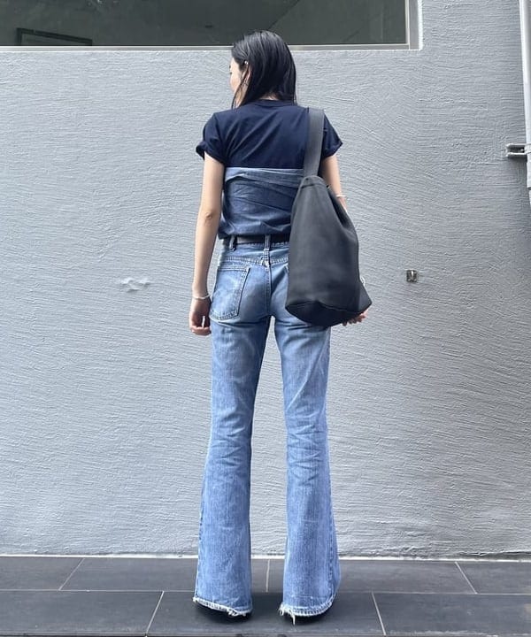 津藤 理佐子さんの「BEAMS WOMEN｜【別注】BUZZ RICKSON'S / シャンブレー ロングスリーブ シャツ」を使ったコーディネート