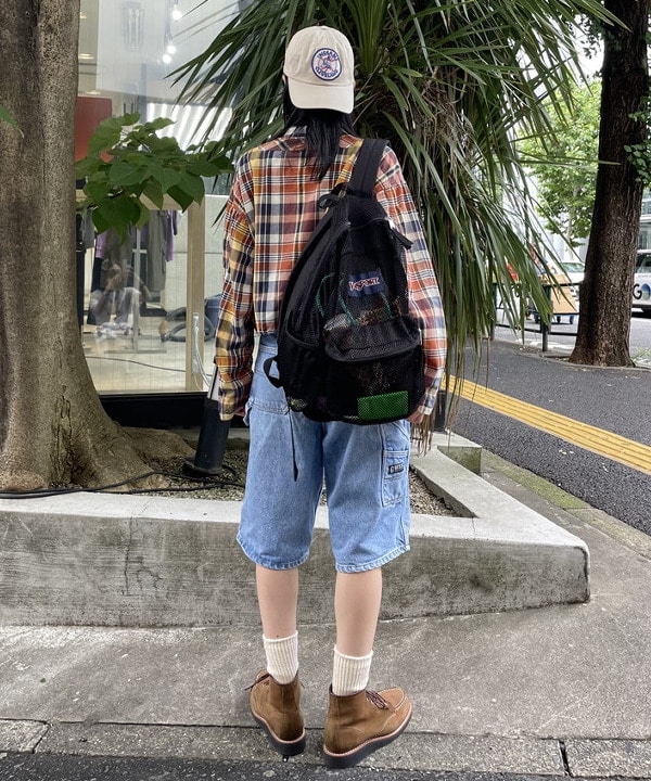 津藤 理佐子さんの「BEAMS WOMEN｜BEAMS BOY / 25mm WASH ベルト」を使ったコーディネート