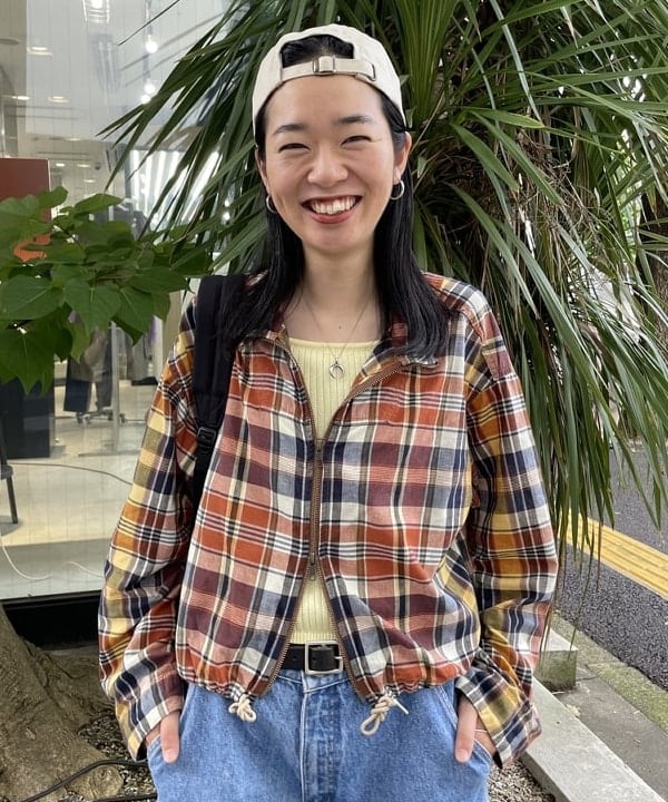 津藤 理佐子さんの「BEAMS WOMEN｜BEAMS BOY / 25mm WASH ベルト」を使ったコーディネート