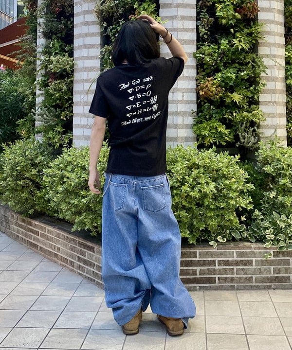 はるひむさんの「BEAMS WOMEN｜【別注】Cotton Expressions / YOU ARE HERE T-SHIRT」を使ったコーディネート