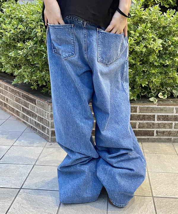 はるひむさんの「BEAMS WOMEN｜【別注】Cotton Expressions / YOU ARE HERE T-SHIRT」を使ったコーディネート