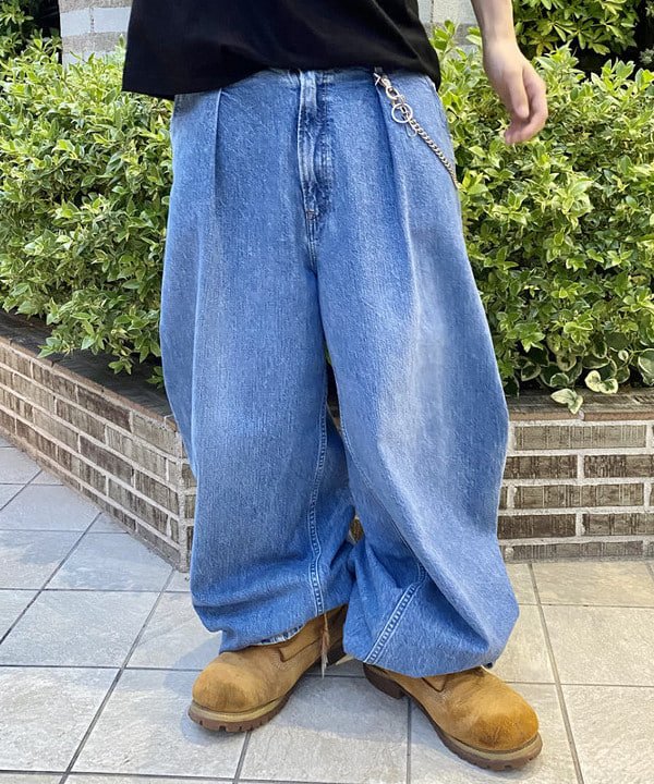 はるひむさんの「BEAMS WOMEN｜【別注】Cotton Expressions / YOU ARE HERE T-SHIRT」を使ったコーディネート