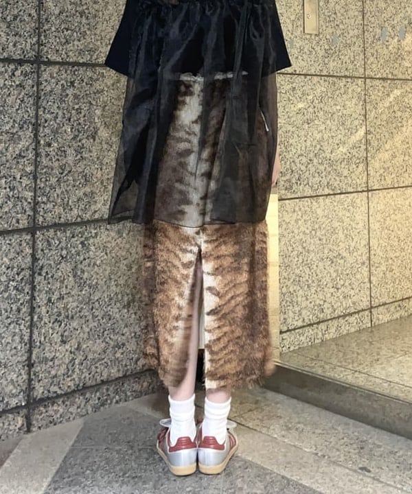 加歩さんの「BEAMS WOMEN｜フリンジ ファー タイトスカート」を使ったコーディネート