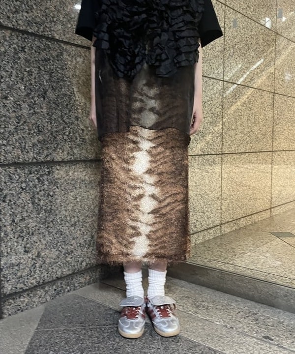 加歩さんの「BEAMS WOMEN｜フリンジ ファー タイトスカート」を使ったコーディネート