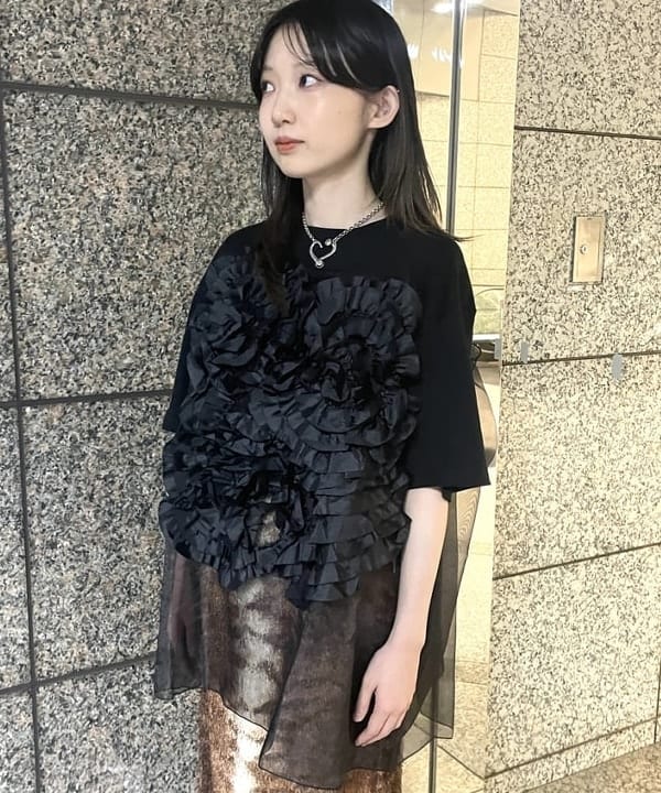 加歩さんの「BEAMS WOMEN｜フリンジ ファー タイトスカート」を使ったコーディネート