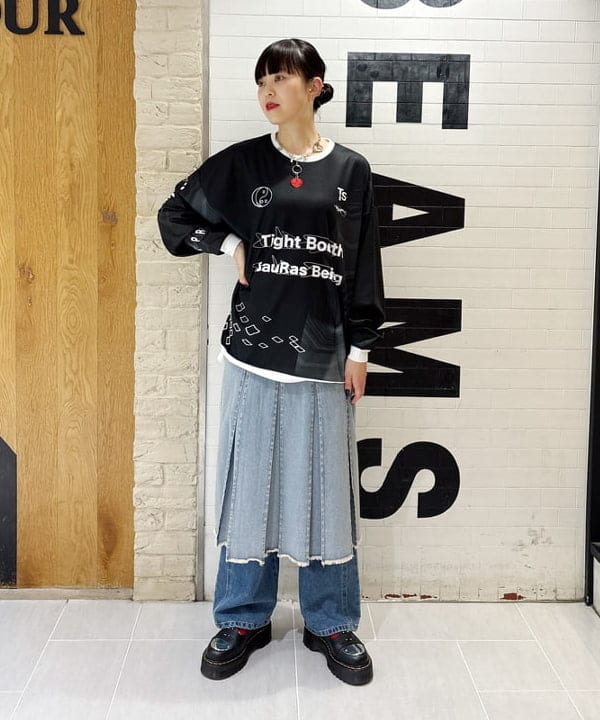 りかちょび/岸本梨佳さんの「BEAMS WOMEN｜デニム タック ミディアム スカート」を使ったコーディネート