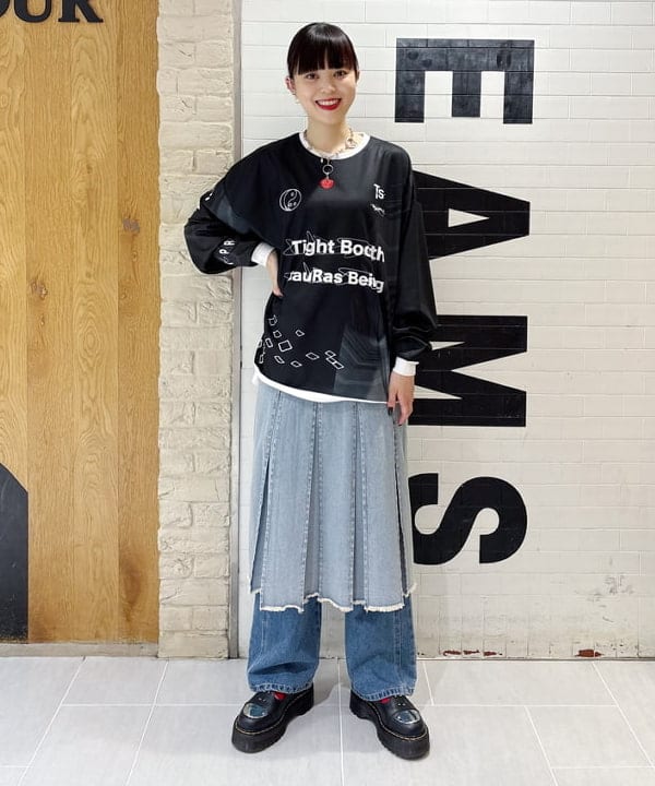 りかちょび/岸本梨佳さんの「BEAMS WOMEN｜デニム タック ミディアム スカート」を使ったコーディネート