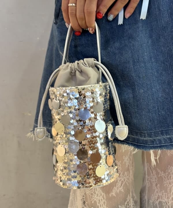 オカベ　アヤカさんの「BEAMS WOMEN｜blicenscell / sequin buscket バッグ」を使ったコーディネート