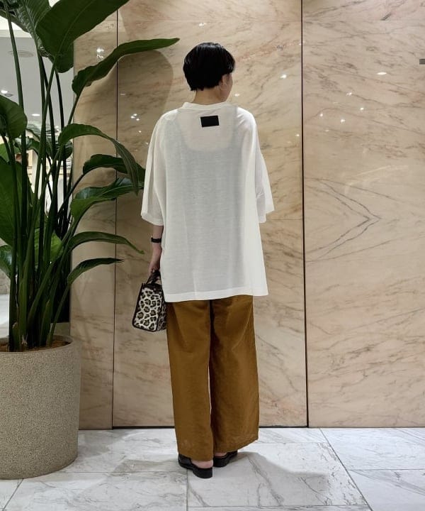 SANOさんの「BEAMS WOMEN｜A VACATION / TINY LEOPARD ミニ トートバッグ」を使ったコーディネート