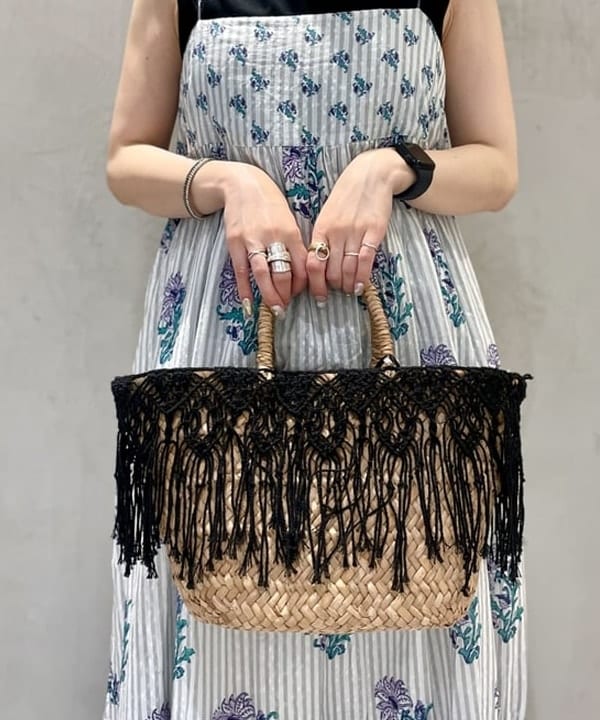 カタヤマ アヤさんの「BEAMS WOMEN｜ne Quittez pas / コットンジャカード リリープリント キャミソールワンピース」を使ったコーディネート