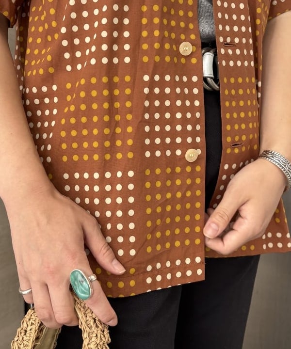 吉野 多恵さんの「BEAMS WOMEN｜■STAR OF HOLLYWOOD / TYPEWRITER COTTON OPEN SHIRT &ldquo;POLKA DOT&rdquo;」を使ったコーディネート