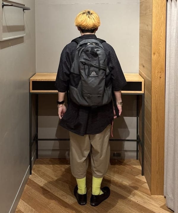 三宅 康平さんの「BEAMS WOMEN｜【別注】GREGORY / Mighty Day Lite RIP STOP」を使ったコーディネート