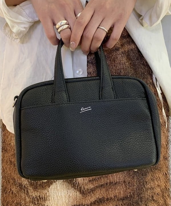 れいなさんの「BEAMS WOMEN｜フリンジ ファー タイトスカート」を使ったコーディネート