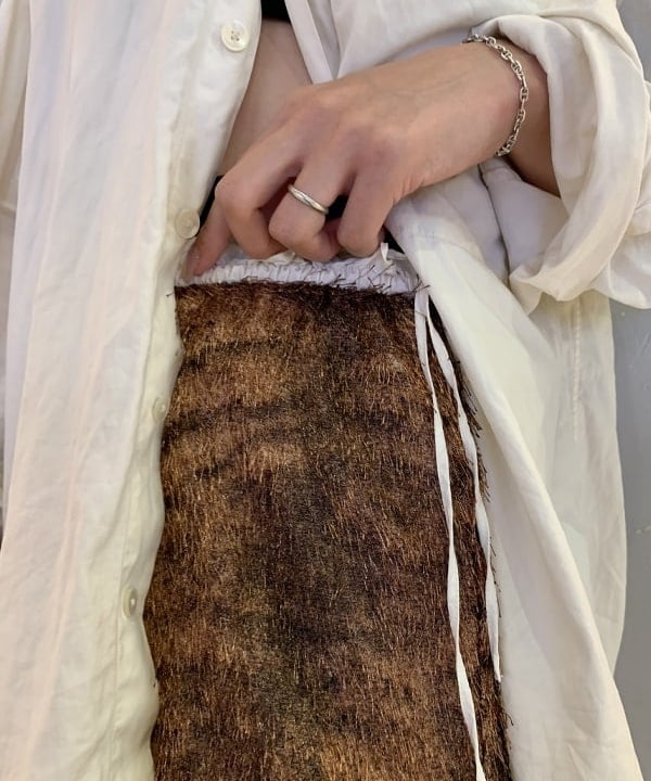 れいなさんの「BEAMS WOMEN｜フリンジ ファー タイトスカート」を使ったコーディネート