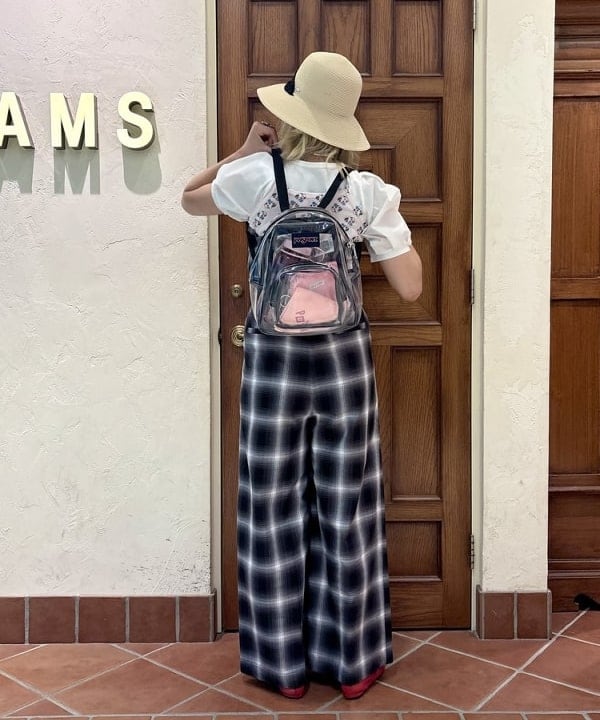 はっとりさんの「BEAMS WOMEN｜スリット パフスリーブ Tシャツ」を使ったコーディネート
