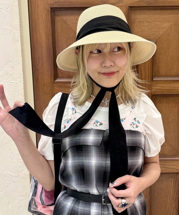 はっとりさんの「BEAMS WOMEN｜スリット パフスリーブ Tシャツ」を使ったコーディネート