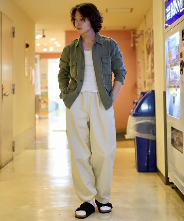 Kellyさんの「BEAMS WOMEN｜【別注】BIRKENSTOCK / Zurich BONE PATTERN BLACK」を使ったコーディネート