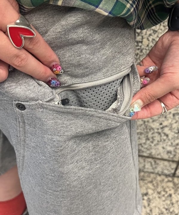 あゆさんの「BEAMS WOMEN｜【別注】NEW ERA / 950 スナップ バック 2トーン キャップ」を使ったコーディネート