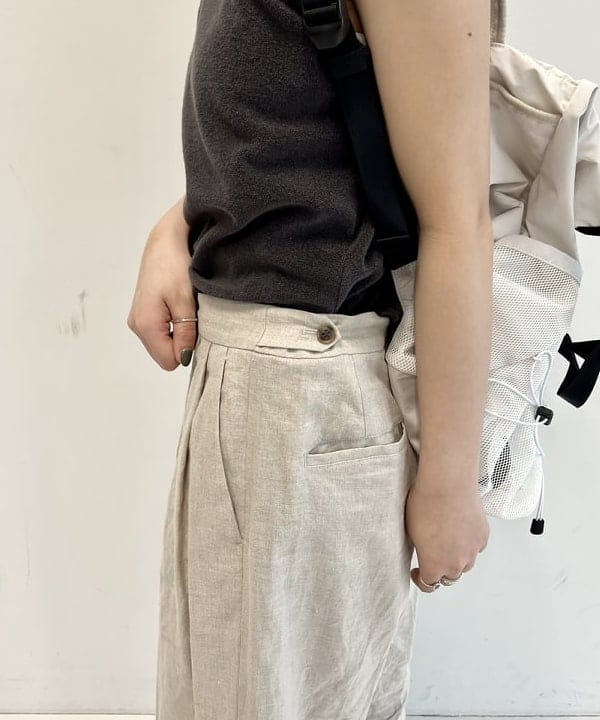 中丸　栞さんの「BEAMS WOMEN｜AK+1 / ユーティリティ バッグ」を使ったコーディネート