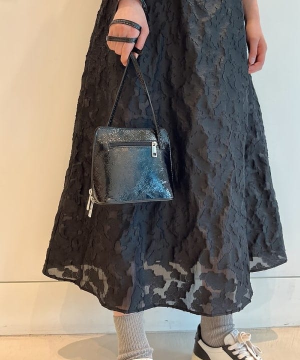 神坂 莉子さんの「BEAMS WOMEN｜LIE STUDIO / The Julie ピアス」を使ったコーディネート