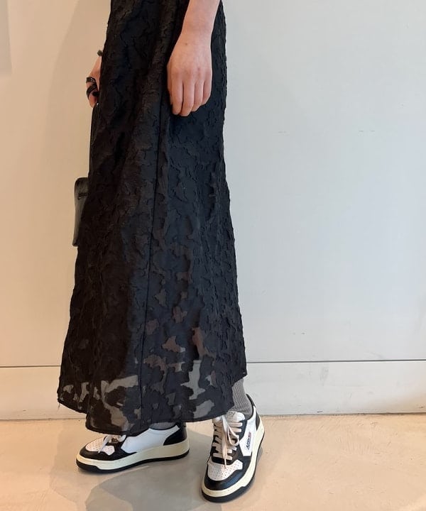 神坂 莉子さんの「BEAMS WOMEN｜LIE STUDIO / The Julie ピアス」を使ったコーディネート