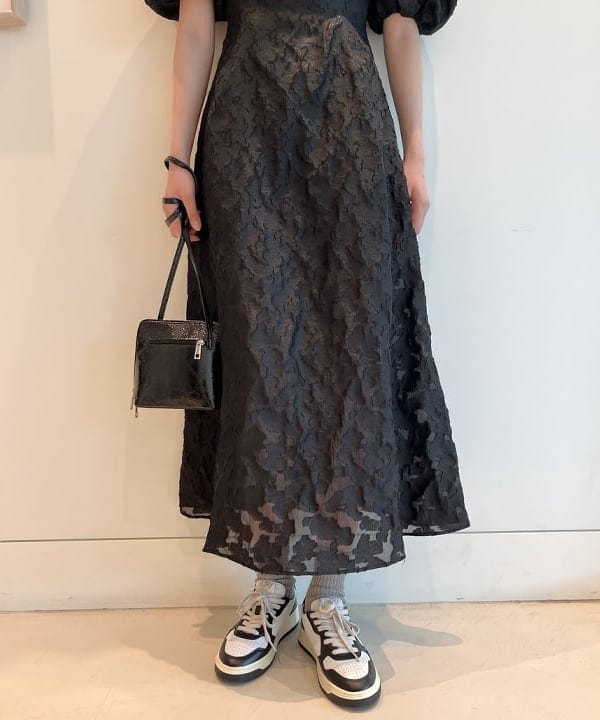 神坂 莉子さんの「BEAMS WOMEN｜LIE STUDIO / The Julie ピアス」を使ったコーディネート