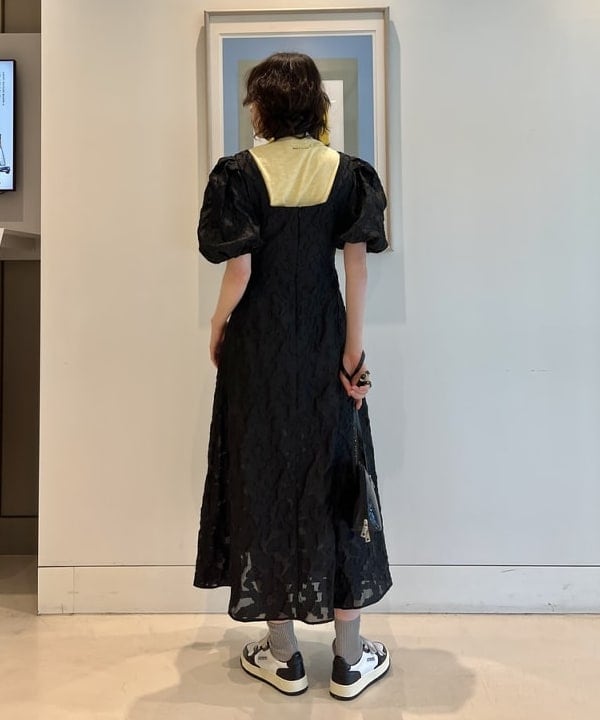 神坂 莉子さんの「BEAMS WOMEN｜LIE STUDIO / The Julie ピアス」を使ったコーディネート