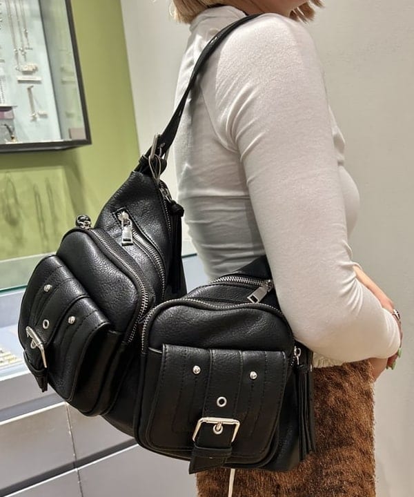 ナカノ アイさんの「BEAMS WOMEN｜フリンジ ファー タイトスカート」を使ったコーディネート