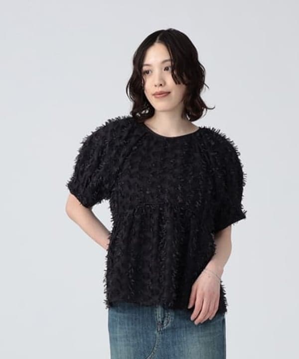 神坂 莉子さんの「BEAMS WOMEN｜フリンジ バルーンスリーブ ブラウス」を使ったコーディネート