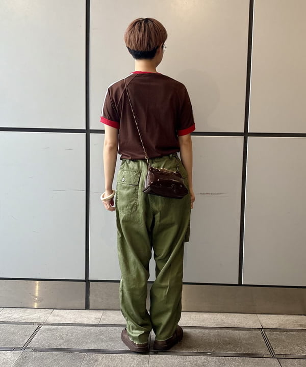 みりさんの「カットオフ ベイカー アンクルパンツ」を使ったコーディネート