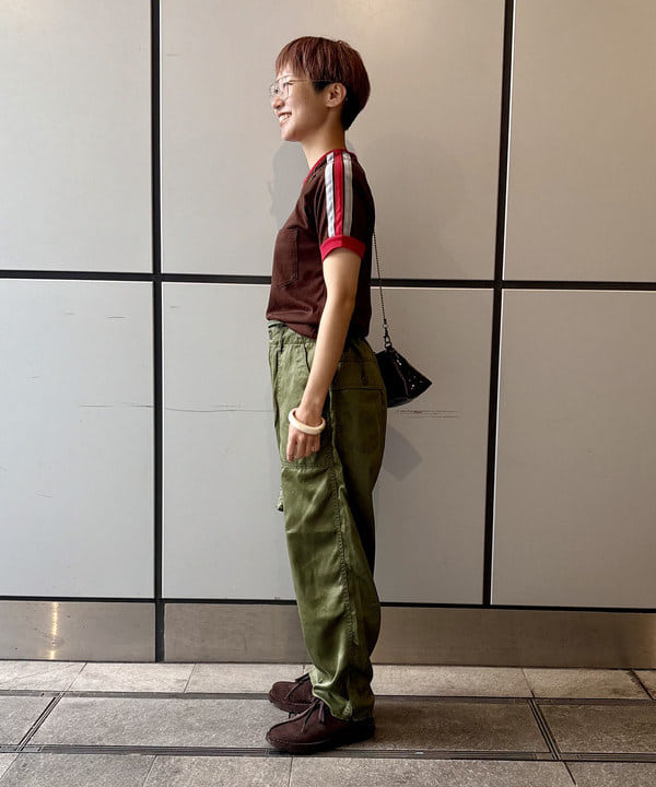 みりさんの「カットオフ ベイカー アンクルパンツ」を使ったコーディネート