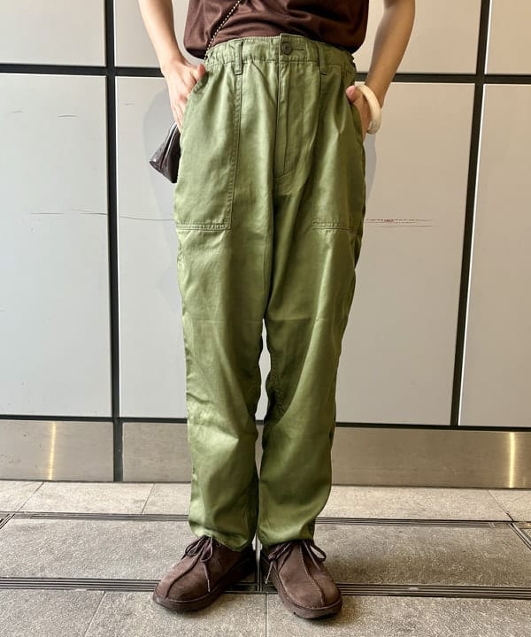 みりさんの「カットオフ ベイカー アンクルパンツ」を使ったコーディネート