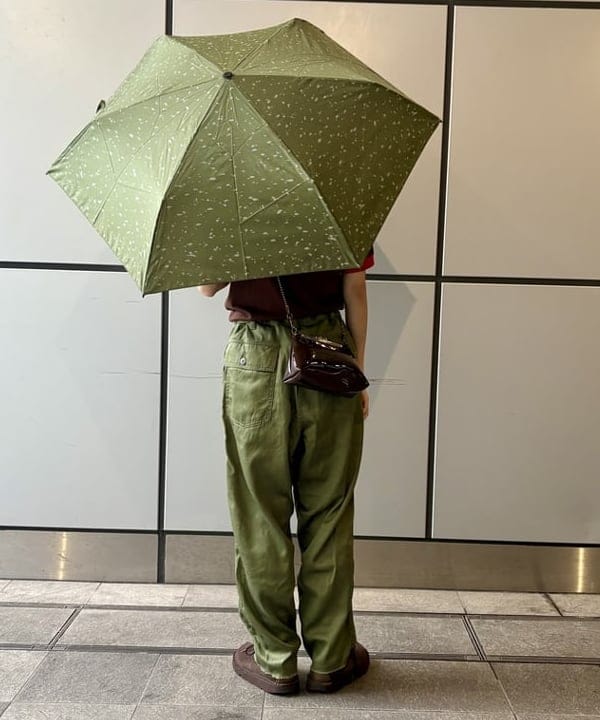 みりさんの「カットオフ ベイカー アンクルパンツ」を使ったコーディネート