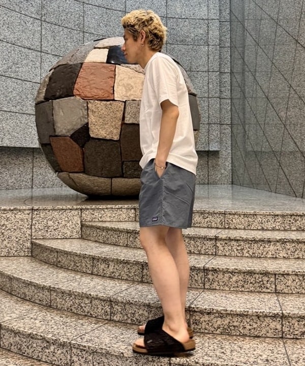 配島 孝明さんの「BEAMS WOMEN｜【別注】LACOSTE / ロゴTシャツ」を使ったコーディネート