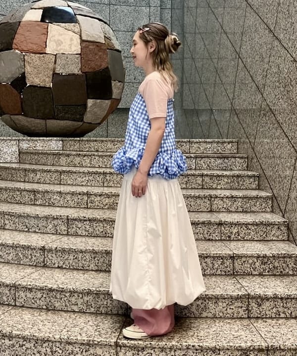 YABUさんの「BEAMS WOMEN｜グロッシー バルーン スカート」を使ったコーディネート