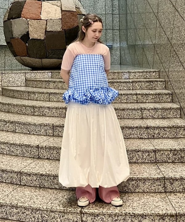 YABUさんの「BEAMS WOMEN｜グロッシー バルーン スカート」を使ったコーディネート