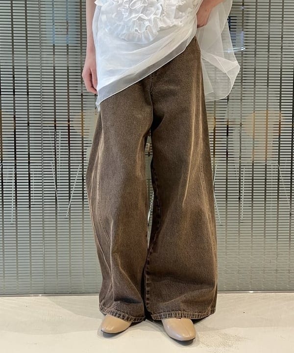 神坂 莉子さんの「BEAMS WOMEN｜オーバーダイ デニム パンツ」を使ったコーディネート