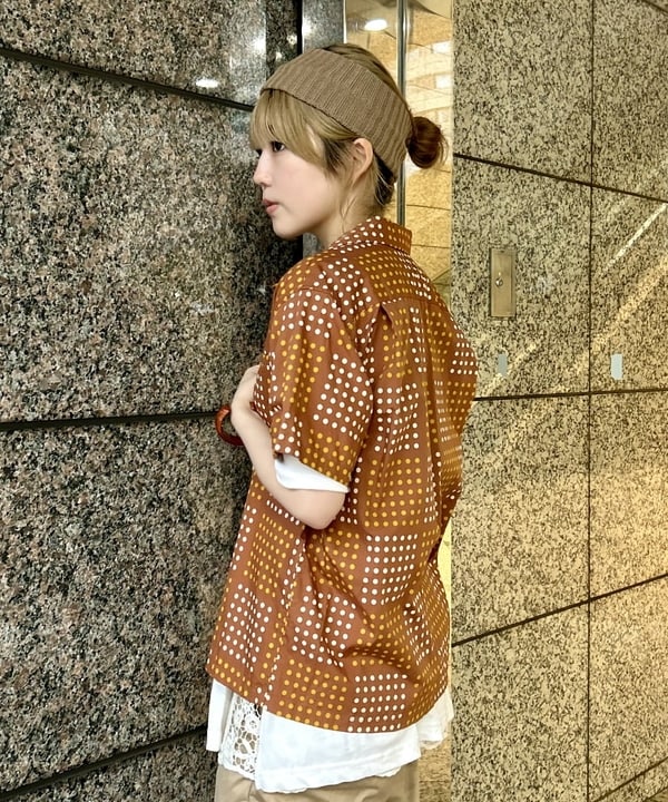 小原 もこさんの「BEAMS WOMEN｜■STAR OF HOLLYWOOD / TYPEWRITER COTTON OPEN SHIRT “POLKA DOT”」を使ったコーディネート